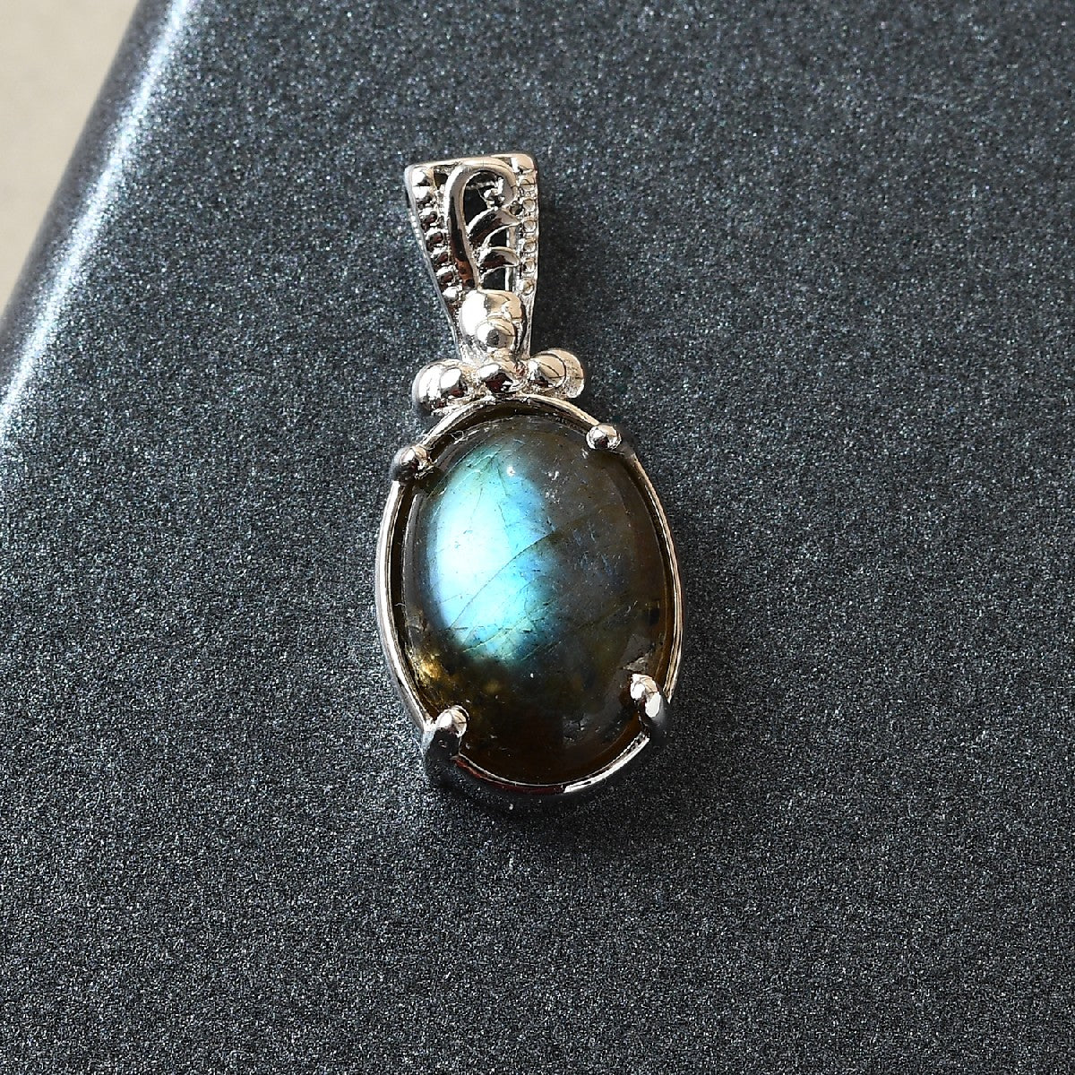 KARIS Malagasy Labradorite Solitaire Pendant in Platinum Bond