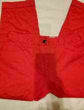 Load image into Gallery viewer, Ladies Capris Peter Nygard Size 6
