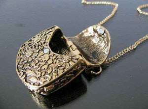 Purse Necklace 22 in"