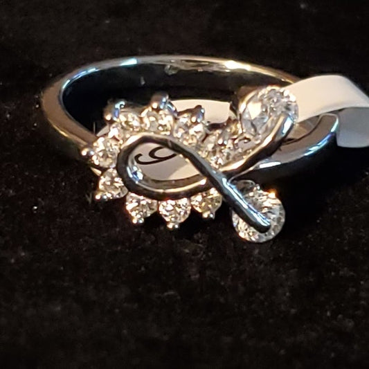 Sparkling Love Knot Ring