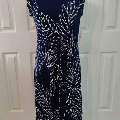 Sleeveless Textured Navy and White  Womens Dress Size 6 NWT